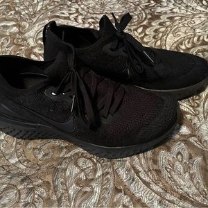 LIKE NEW! Only worn indoors, once.  Women’s Nike Epic React Flyknit Black Size 8